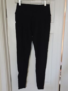 CVG womans Medium Black full length leggings Textured